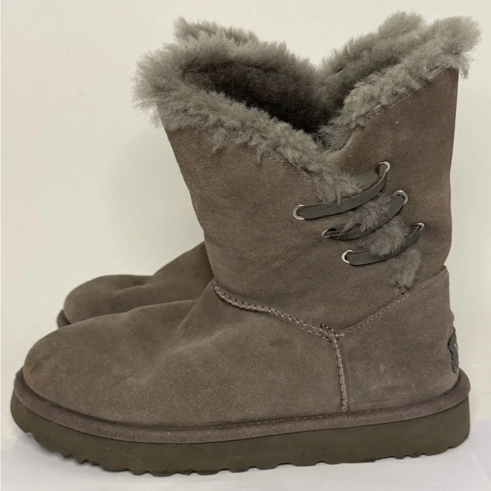 UGG please see